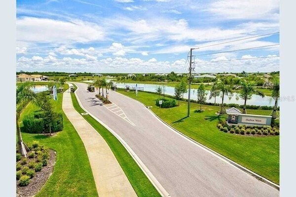 Building Photo - 15376 Spanish Point Dr