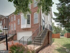 Building Photo - 18549 Sierra Springs Square