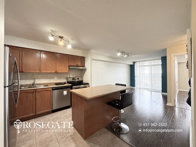 Building Photo - Bright 1-Bedroom Condo with Stunning City ...