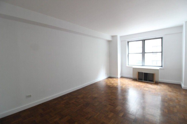 Building Photo - 511 E 80th St