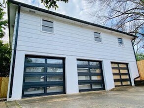 Building Photo - 135 Sunset Dr