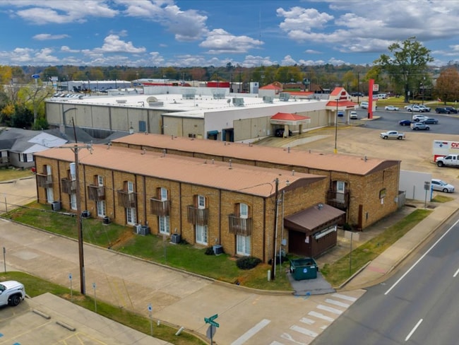 Building Photo - 208 E Starr Ave