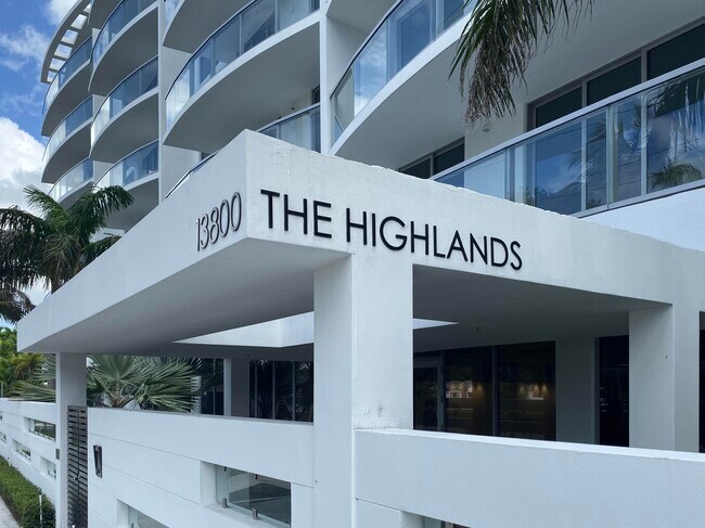Foto del edificio - 13800 Highlands Dr