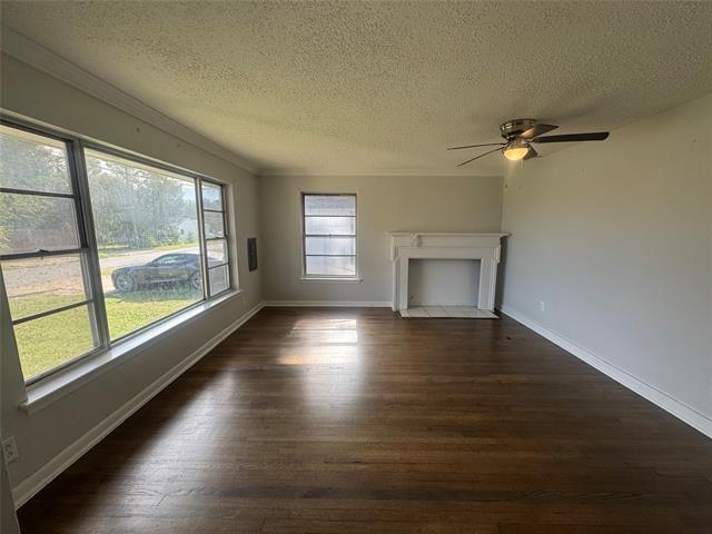 Foto del edificio - 4651 C L Veasey Blvd