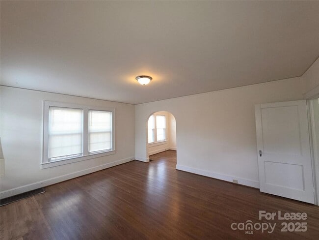 Building Photo - 2409 Commonwealth Ave