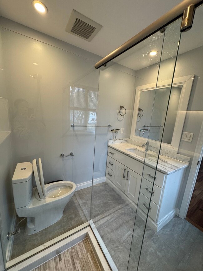 Foto del edificio - 7209 Needwood Rd