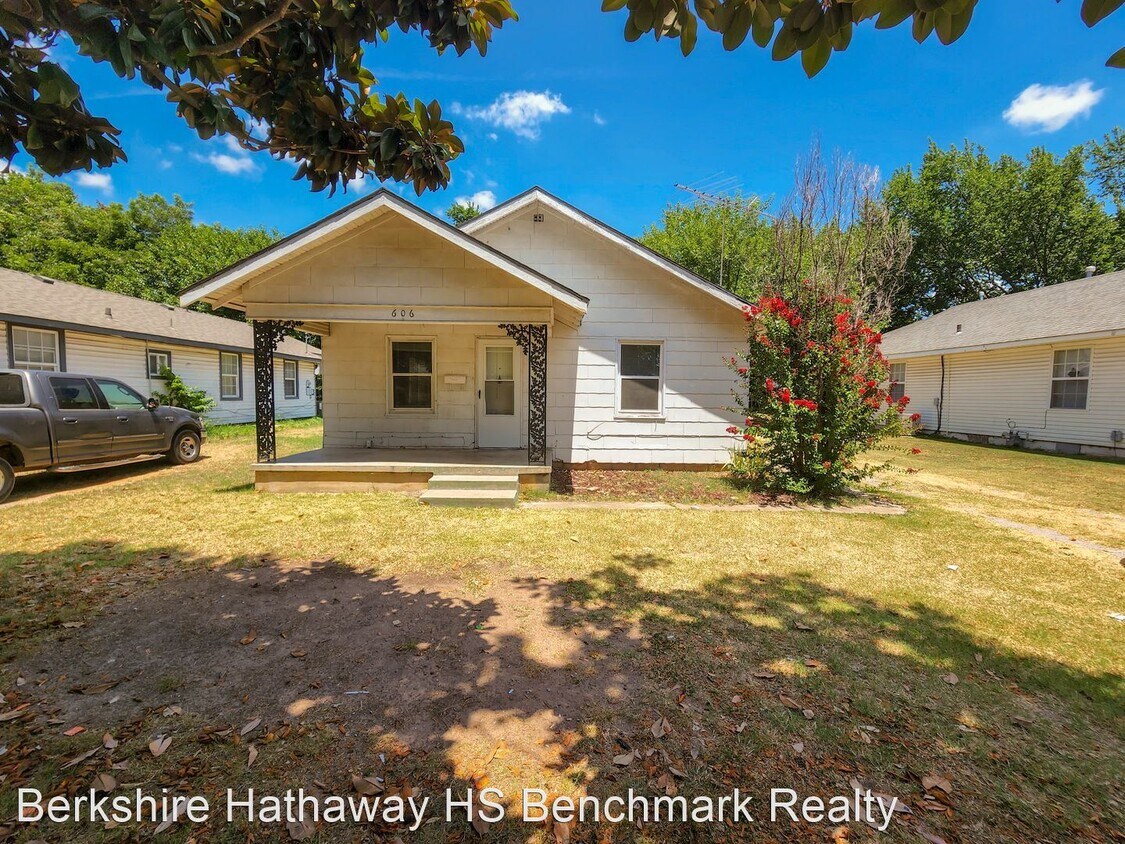 606 W Dewey St, Shawnee, OK 74801 House Rental in Shawnee, OK