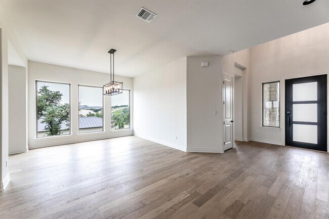 Building Photo - 4801 Serene Hills Dr