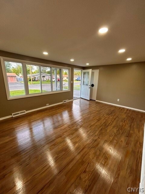 Building Photo - 213 Sunflower Dr