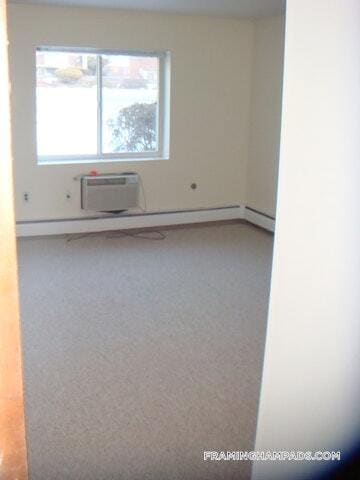 Building Photo - 10 Queens Way