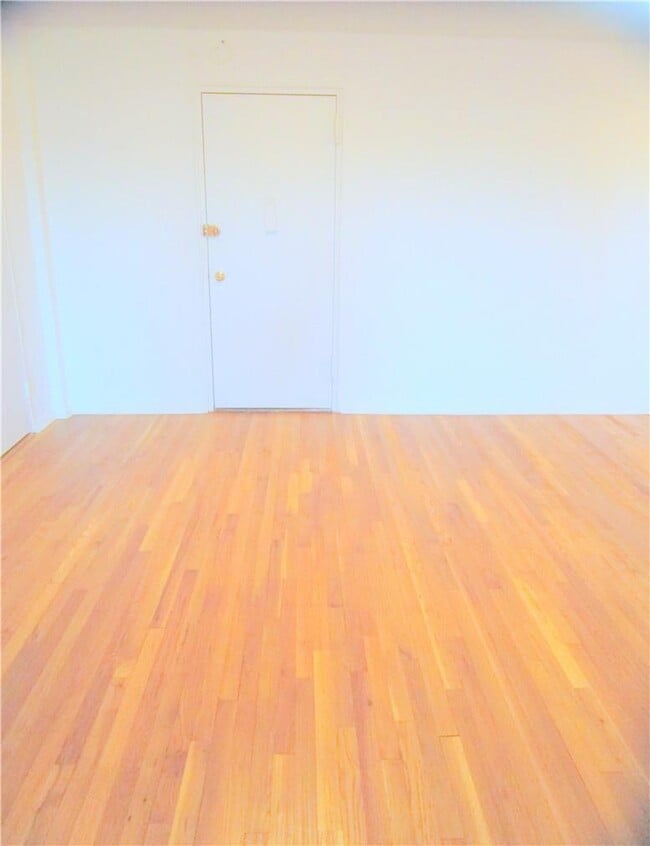 Building Photo - 4315 Webster Ave