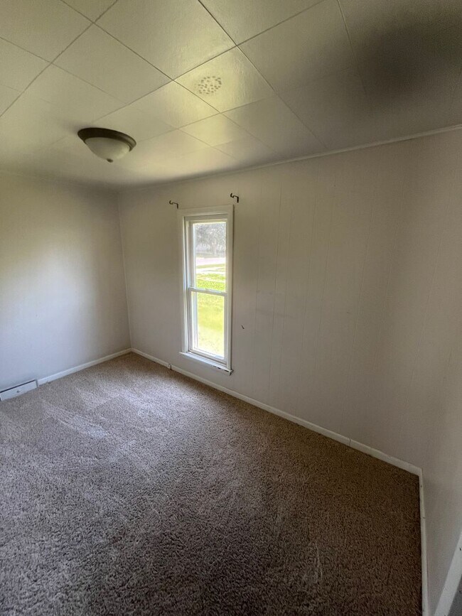 Building Photo - 2 bedroom house now available $675