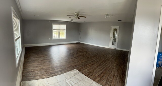 Foto del edificio - 4361 Frank Dellinger Ln