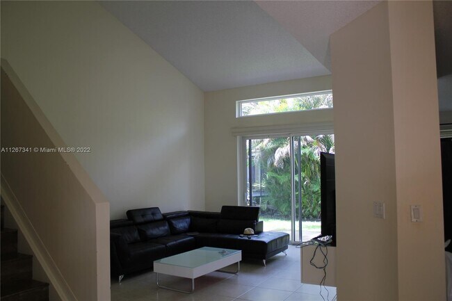 Foto del edificio - 15855 SW 12th St