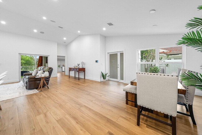 Foto del edificio - 2721 Neaton Ct