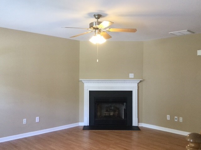 Foto del edificio - 6076 Birkdale Dr