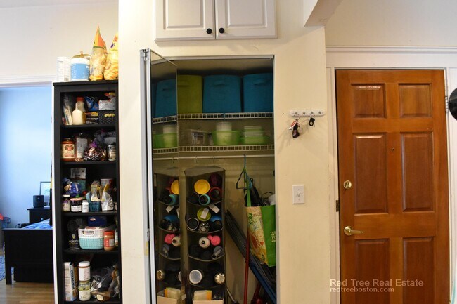 Building Photo - 69 Babcock St