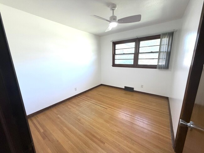 Foto del edificio - 2111 W 24th St N