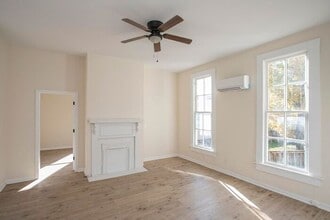 Building Photo - 415 W 6th St