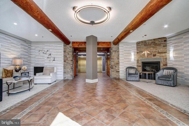 Building Photo - 2901 S Leisure World Blvd