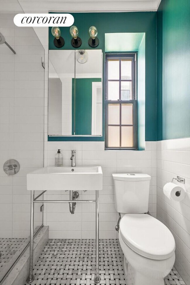 Foto del edificio - 24-51-51 38th St