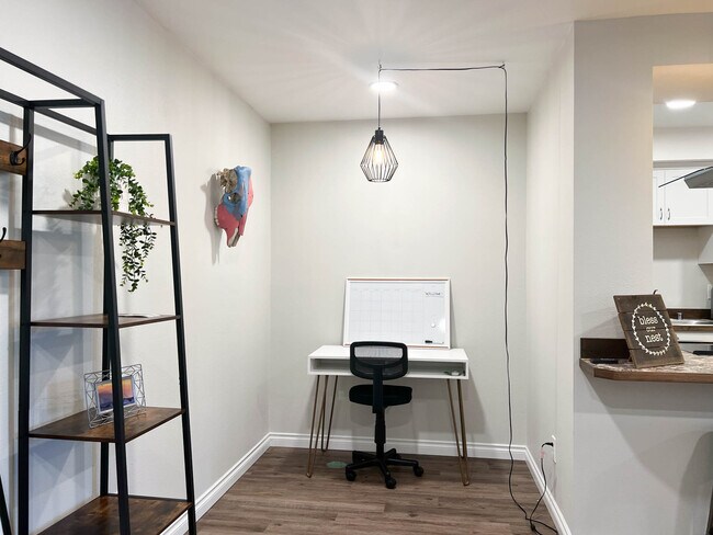 Foto del edificio - 4650 Reka Dr