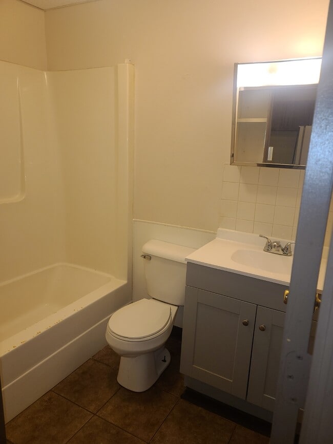 Building Photo - 105 Pelican Dr