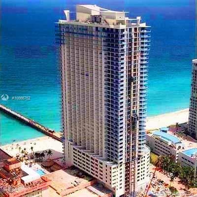 Building Photo - 16699 Collins Ave
