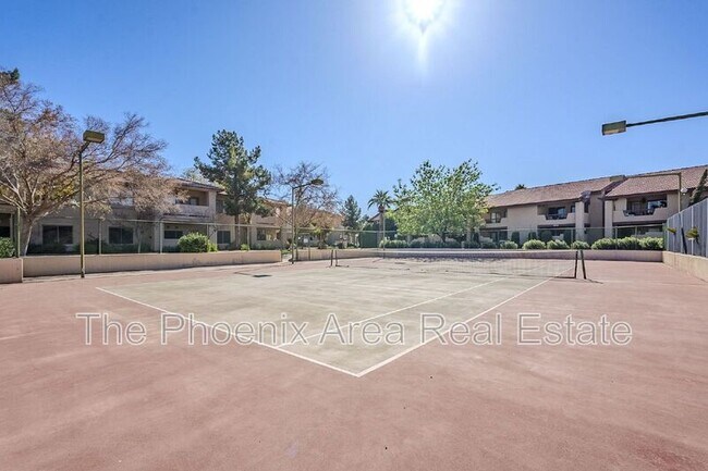 Building Photo - 1351 N Pleasant Dr