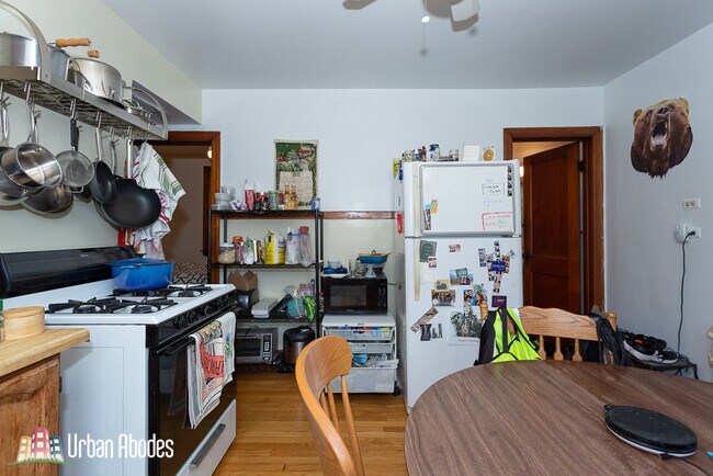Foto del edificio - 2109 N Albany Ave