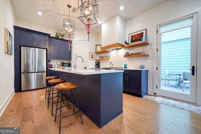 Building Photo - 305 Breakspear Ln
