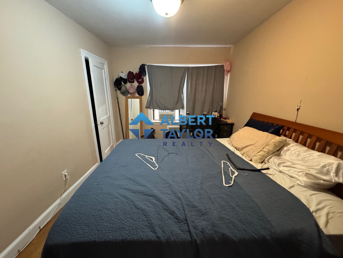 Foto principal - 93 Undine Rd