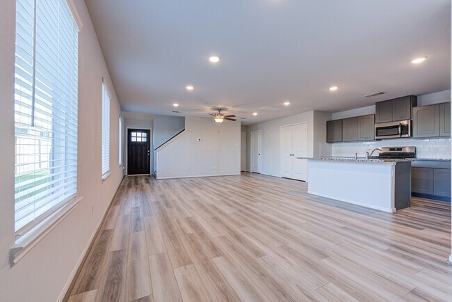Building Photo - 18831 Glenwood Chase Ct