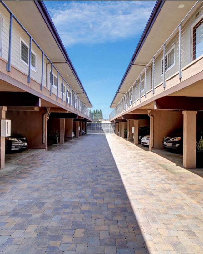 Interior Photo - CATO