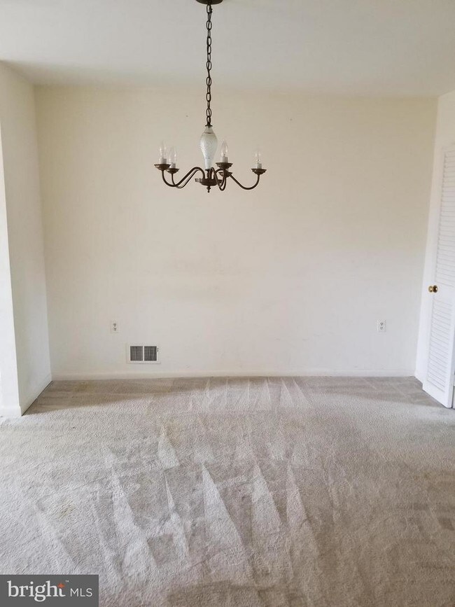 Foto del edificio - 7246 Hillmead Ct