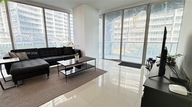 Building Photo - 495 Brickell Ave