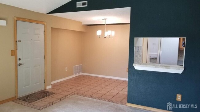 Building Photo - 2121 Ravens Crest Dr