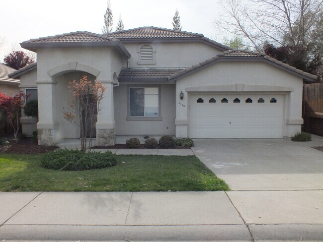 Foto del edificio - 3/2 1700 sf home within walking to EDH Tow...