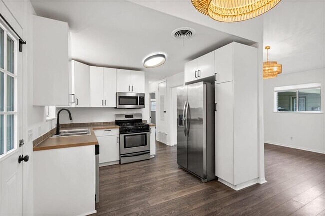 Foto del edificio - 1717 Bluebonnet Ln