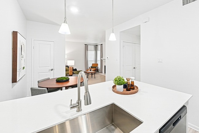 Building Photo - Birchstone West Plano