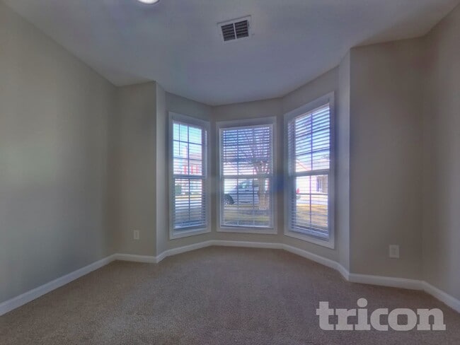 Building Photo - 341 Rosemont Ct