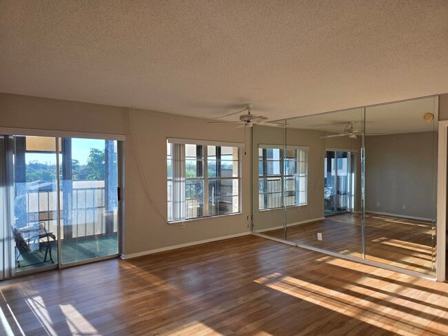 Living Room - 2901 26th St W