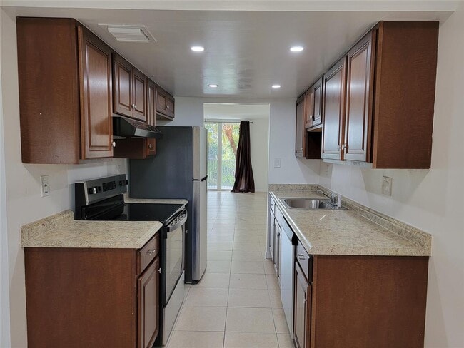 Building Photo - 3341 NW 47th Ter