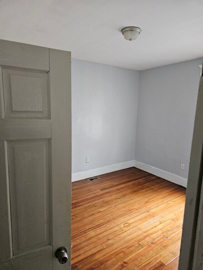 Building Photo - 161 Cedar Hill Ave