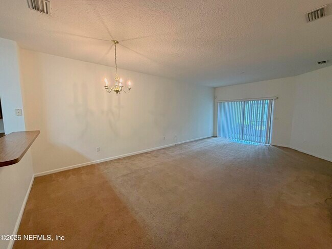 Foto del edificio - 3888 Summer Grove Way S