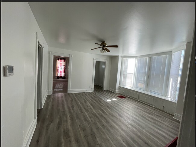 Foto del edificio - 64 E North St