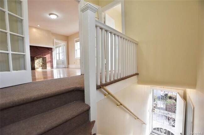 Foto del edificio - 96 Grandview Ave