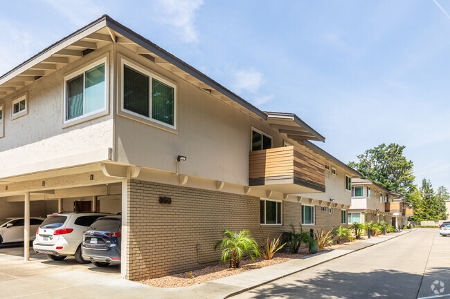 Alt. Exterior - Los Altos Court