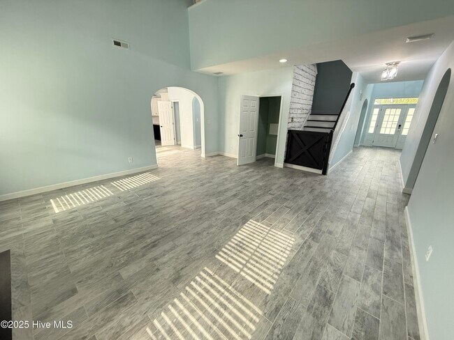 Foto del edificio - 231 Southwoods Ln