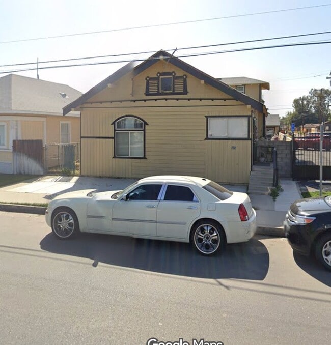 Building Photo - 825 H St